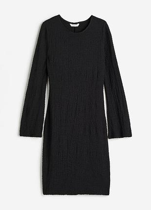 Чорна сукня жатка h&m xs – стильна жіноча сукня з поліестеру в ідеальному стані