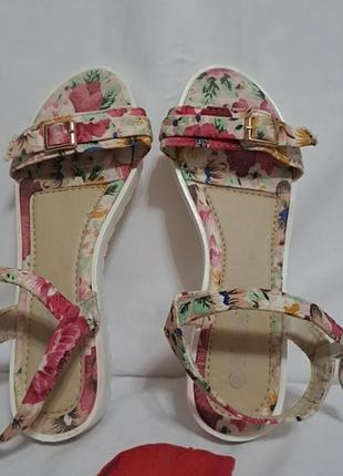 Fiorante. 
босоніжки жіночі.