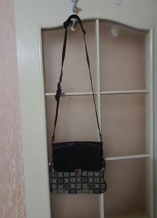 Красива кросбоді від jasper conran