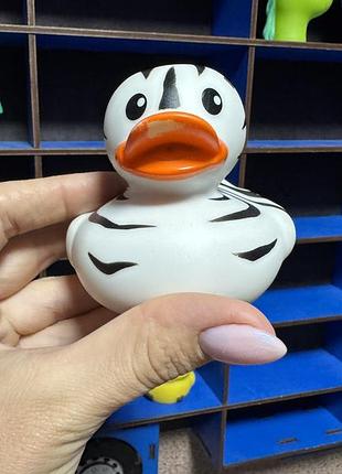 🛁 качечка для купання “зебра” — всього 40 грн!