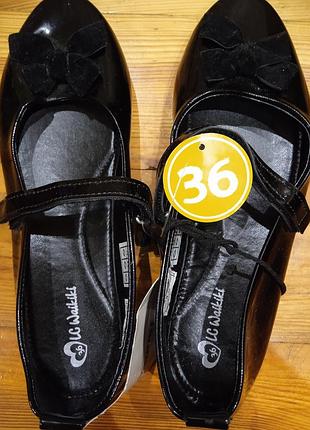 Детские новые туфли 3