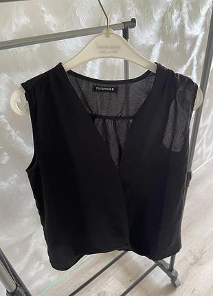 Блуза без рукавів