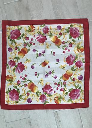 Чудесный, женский платок.