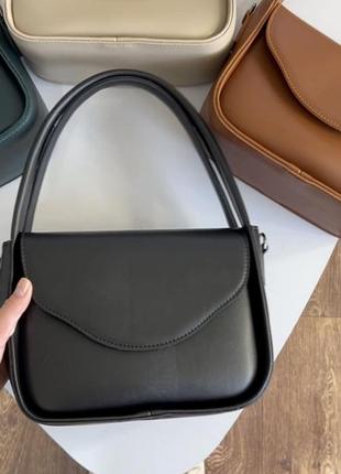 Интересная женская сумка среднего размера