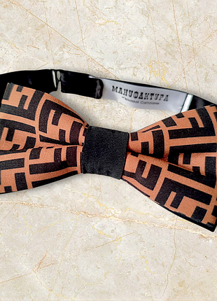 Стильная мужская бабочка с принтом