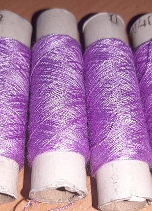Нитки для шиття №40, колір на знімку уважно  читайте  умови  пересилки!!!