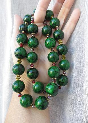 Масивне смарагдове кольє