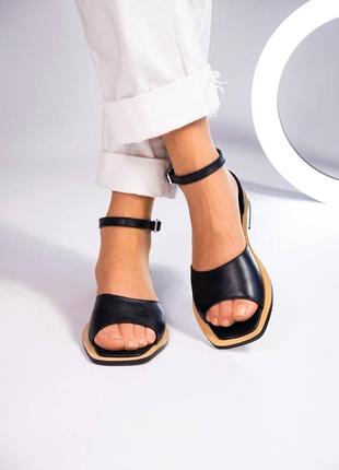 Босоніжки жіночі шкіряні чорні