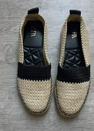 Жіночі еспадрільї, лофери  zara.