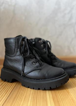 Черевики жіночі