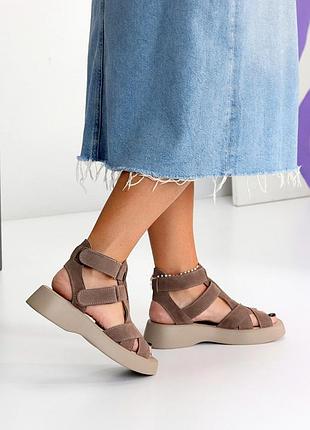 Стильные замшевые босоножки на девушку, любой возраст коричневые на платформе, на липучка, высокие рамля