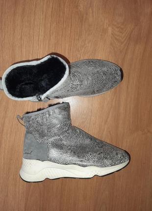 Стильные теплые ботинки