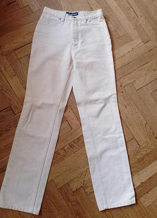 Джинсы белые