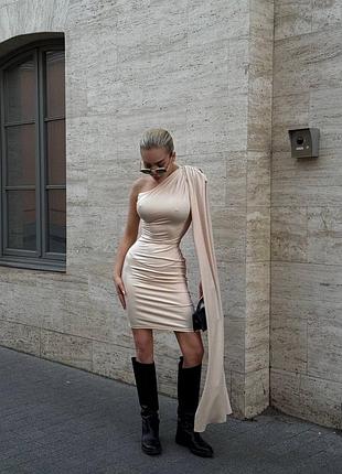 Сукня міні приталенна беж червона чорна