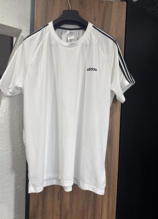Футболка чоловіча adidas