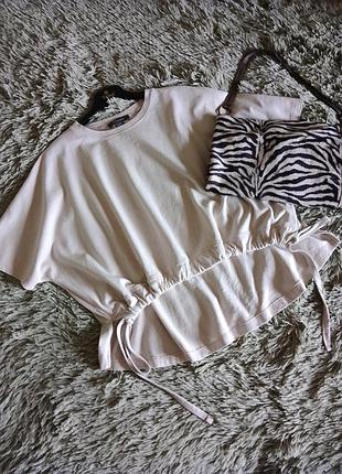 Стильна світло- бежева футболка 🔥