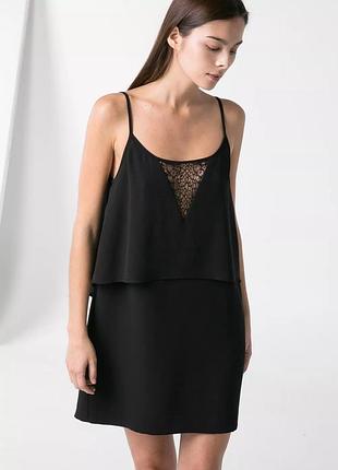 Женское черное платье-майка mango с вырезом-замком на спине и оборками