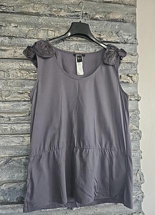 Серая праздничная майка футболка