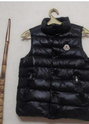 Тёплая жилетка,дутая пуховая moncler