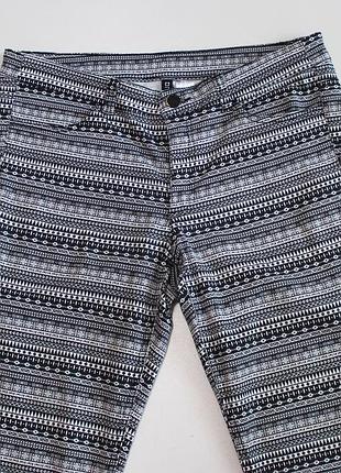Женские принтованные тонкие / легкие скинни skinny брюки с aztec узором от h&m (us10, ~m*)