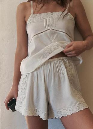 Костюм жіночий бежевий з вишивкою zara new