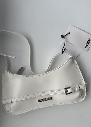Сумка jacquemus le bisou ceinture leather shoulder bag in white