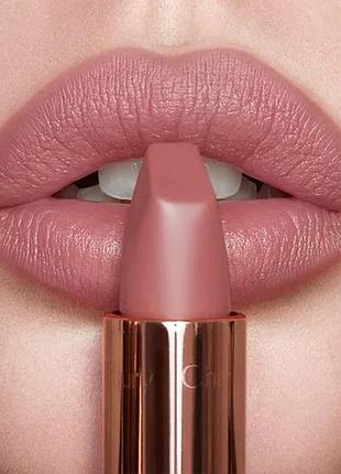 Помада для губ charlotte tilbury matte revolution lipstick  відтінок pillow talk мініатюра 1,1г ц