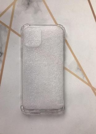 Прозрачный силиконовый чехол с утолщёнными углами на iphone 11 pro