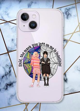 Прозрачный чехол с защитой камеры на iphone 14 :: девченки с уэнсдей (принт 211)