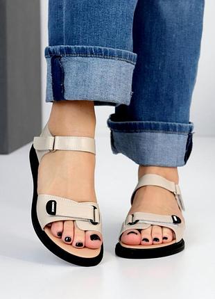 Жіночі босоніжки