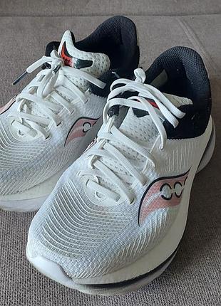 Беговые кроссовки saucony kinvara pro carbon
