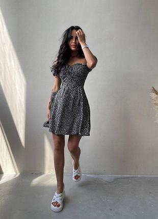 Сукня міні з квітковим принтом трендова базова чорна якісна стильне...