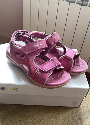 Свндалі geox