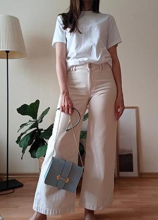 Джинсы молочные mango. размер 32 ( xs)