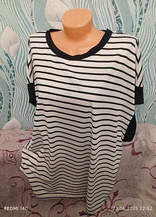 Стильная женская футболка большого размера от фирмы shine