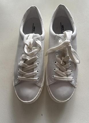 Кеди білі жіночі манго.