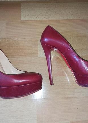 Красные лабутены christian louboutin paris
