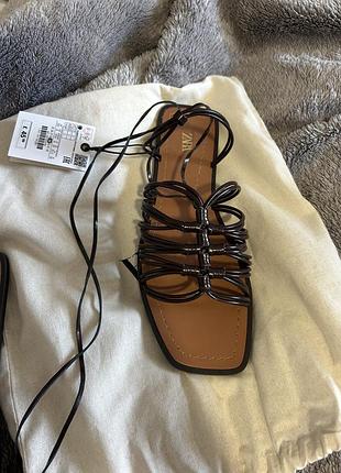 Босоніжки zara