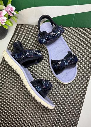 Оригінальні босоніжки  сандалі на липучці