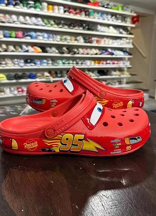 Чоловічі крокси червоні маквін crocs crocband lightning mcqueen