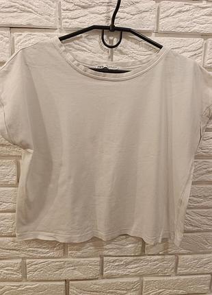 Біла вкорочена футболка оверсайз