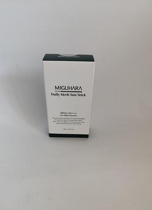 Miguhara day herb sun stick это солнцезащитный сток обеспечивает высокий уровень защиты от уф лучей имеет защиту от spf50+ и pa uva и uvb лучей
