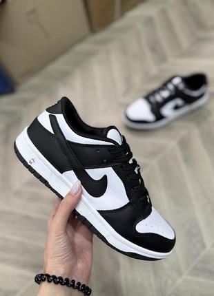 Чоловічі кросівки sb dunk low pro чорно-білі