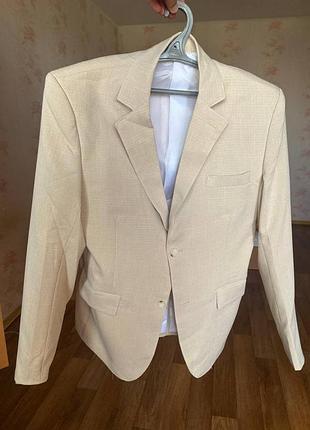 Бежевый льняной мужской костюм smart casual, однобортный приталенный пиджак с брюками