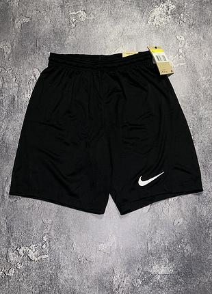 Нові спортивні шорти nike, s та xl - розміри original