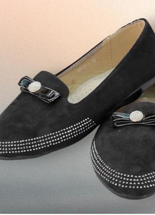 Детские чёрные замшевые туфли балетки для девочки с камушками 3