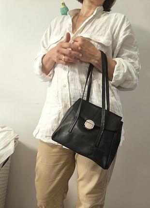 Небольшая кожаная сумка