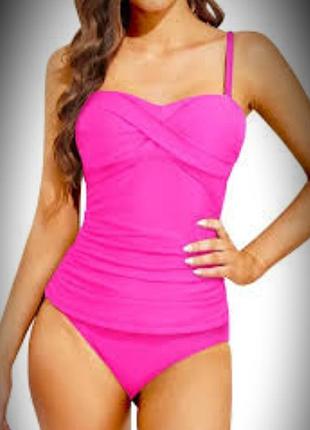 Потрясающе яркий закрытый купальник большого размера