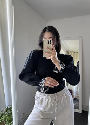 Блуза з вишивкою zara