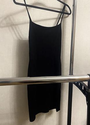 Маленькое черное платье
